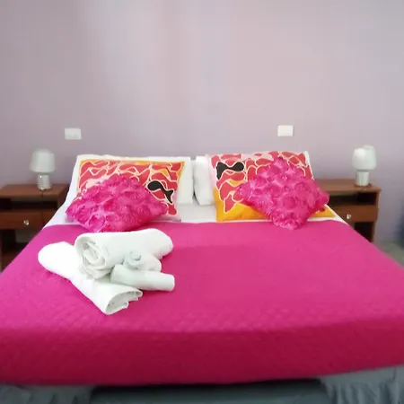 Séjour chez l'habitant Double Room, Shared Bathroom *