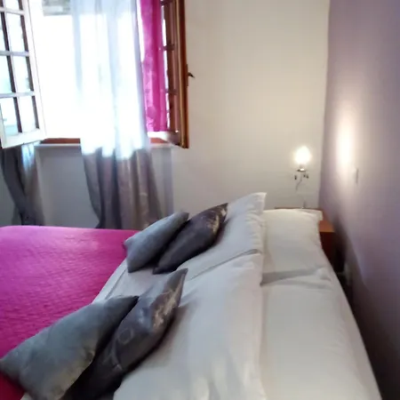Double Room, Shared Bathroom Séjour chez l'habitant *
